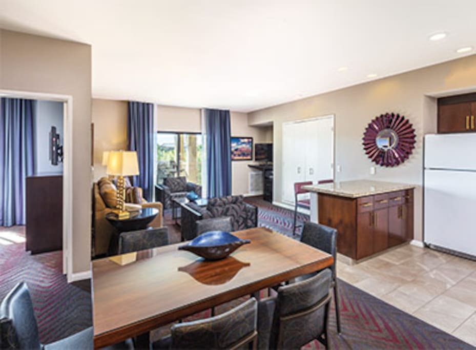 This picture does not show the specific unit being rented. The unit rented will be based on which units are available upon check-in. These pictures are meant to show the property and an example of the room style and décor.