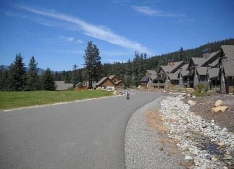 The Roslyn Ridge Mountain Home