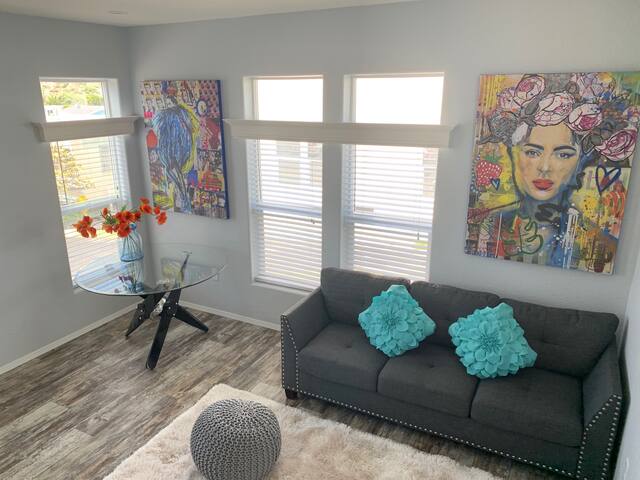 Excellent Location & Value. 5BR 4BA. 2 Car Garage. gallery image 5