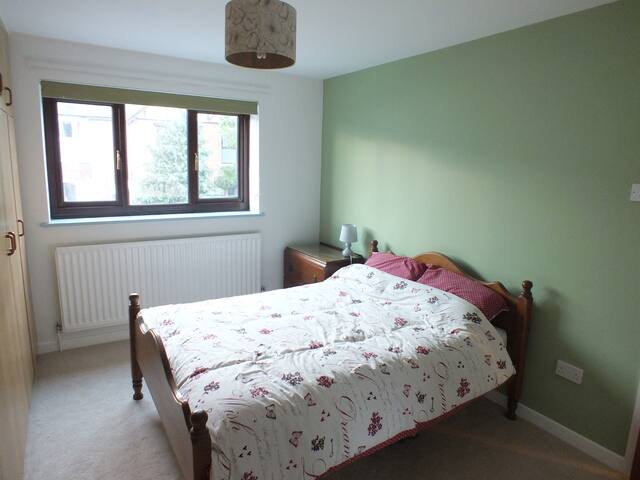 Double bedroom in Weymouth
