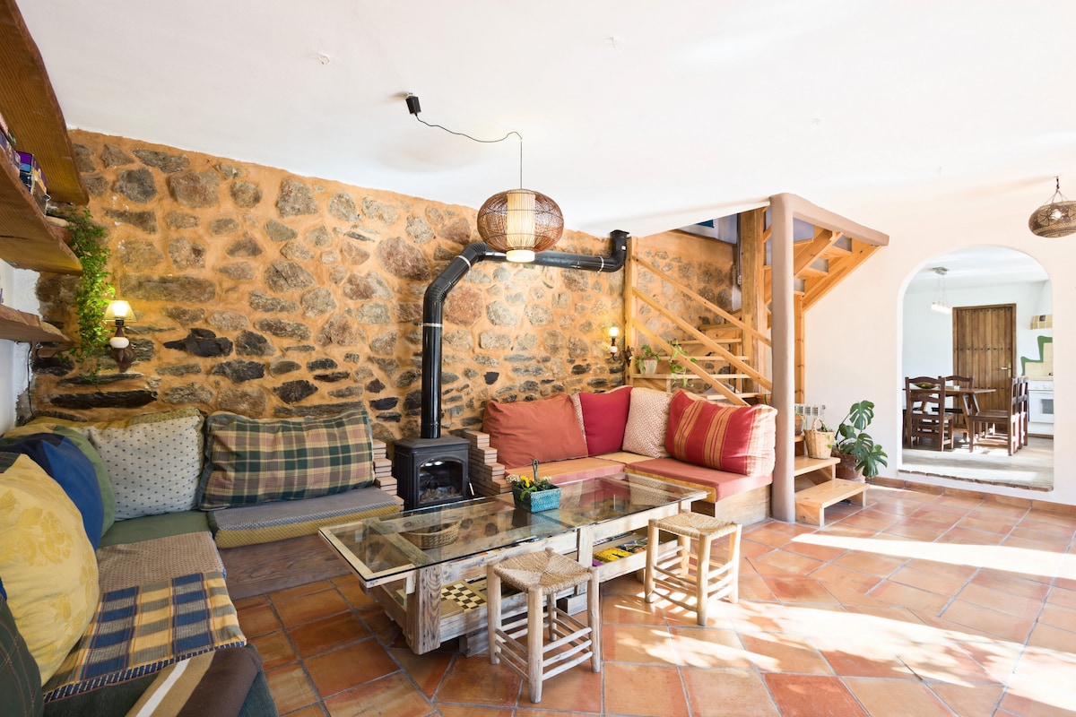 Erfolgreiche Airbnb-Immobilie: Almez de Lúa, mountain villa in Güéjar Sierra