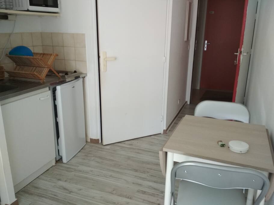 Vue du studio espace cuisine