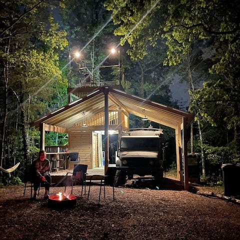Successful Airbnb property: UniMOG OffGrid used in Walking Dead *w/ Treehouse in Alabama