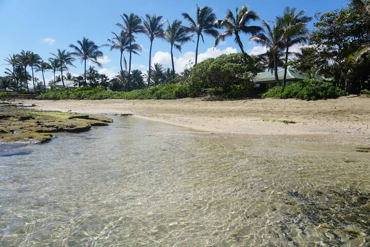 Beach Front Lux Home Sleeps 18, AC, Hot Tub gallery image 3