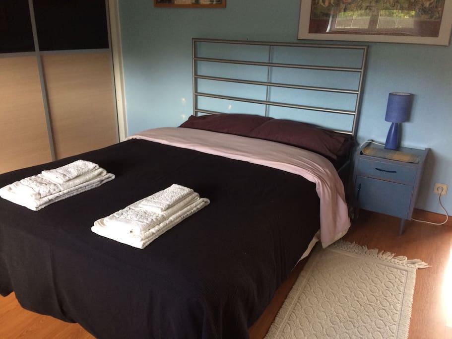 Quarto cama de casal / Double bed room / Habitación cama doble / Chambre lit double