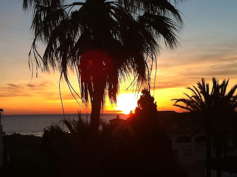 Airbnb con mejor rendimiento: Bonito apartamento, vistas al mar, zona Oliva Nova en Oliva