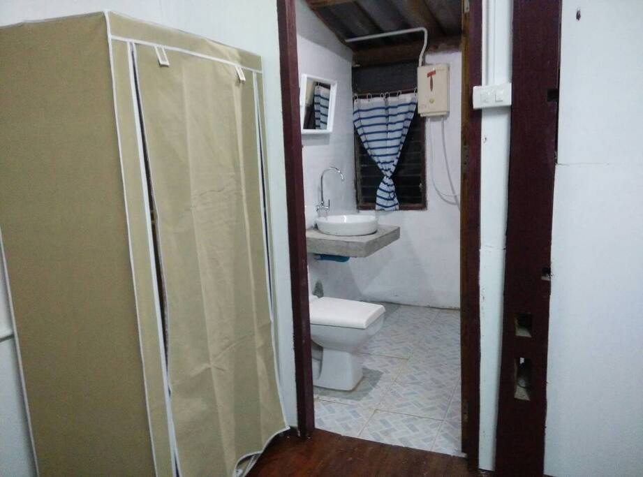 Toilet room 2