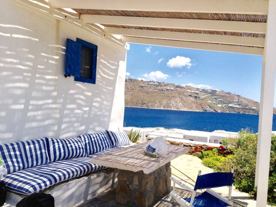 View of the sea from both front and side of the house. The main area to hang out, sunbathe or watch the stars at night.