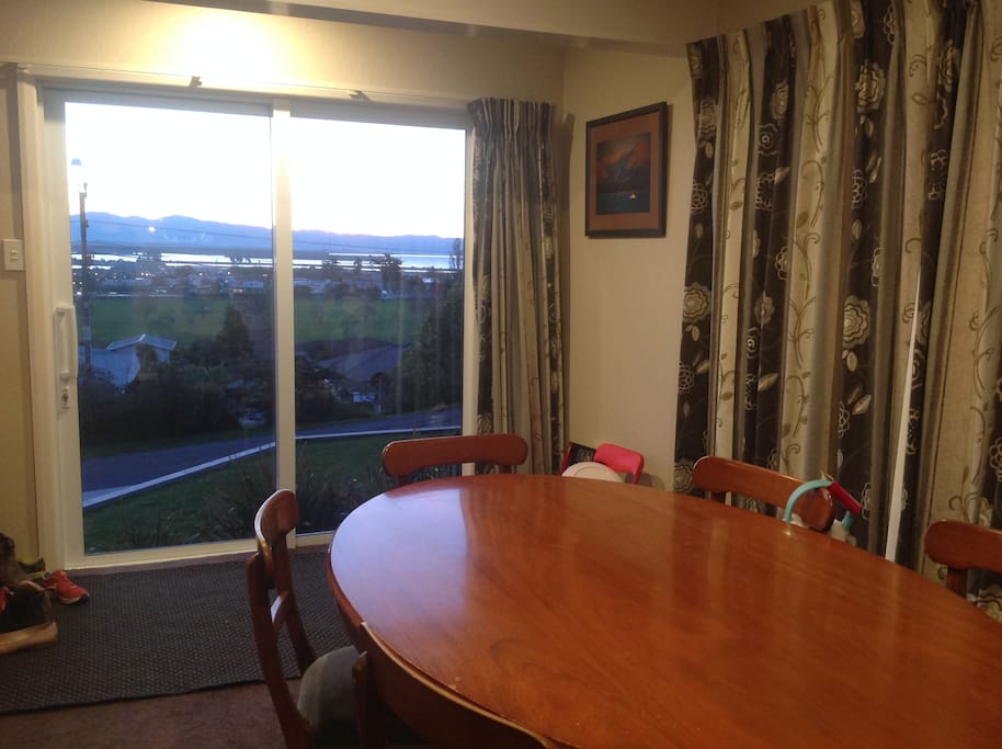Dining area - seats 6 comfortably. Open plan lounge/dining
