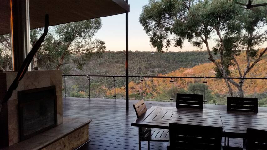 Treehouse in the Australian bush! gallery image 4