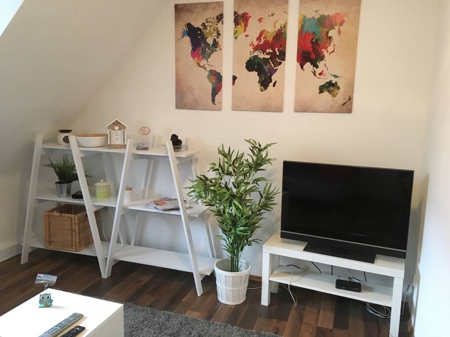 Wohnzimmer mit Flat .
W-LAN