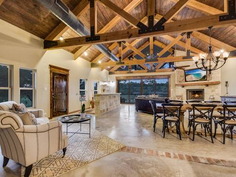Blanco River Lodge - 6 Riverfront Acres-Sleeps 11
