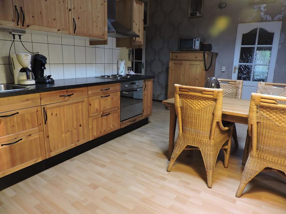 Ruime keuken inbouwapparatuur