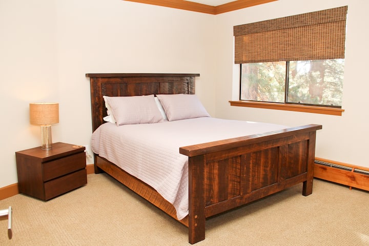 غرفة النومرقم6 بسرير بحجم كبير