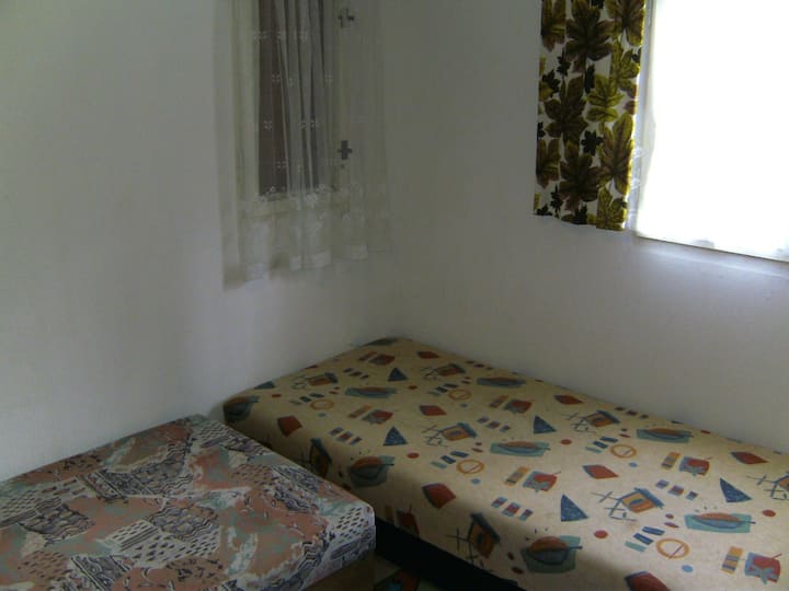 Schlafzimmer 2 mit 3 Betten 