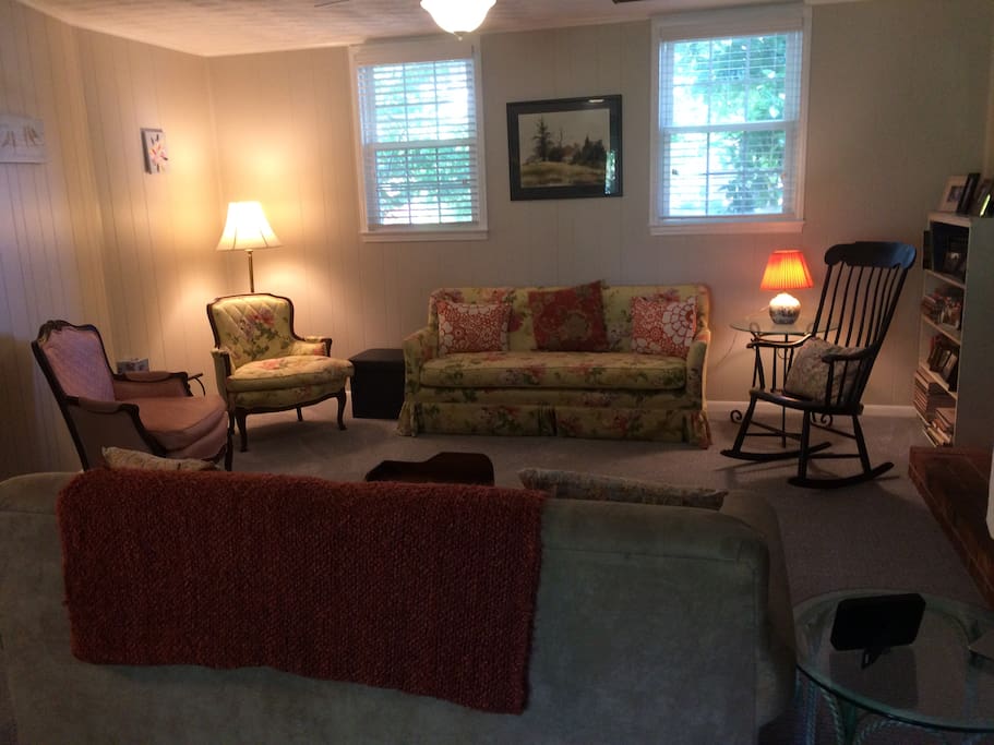 A large cozy living area
