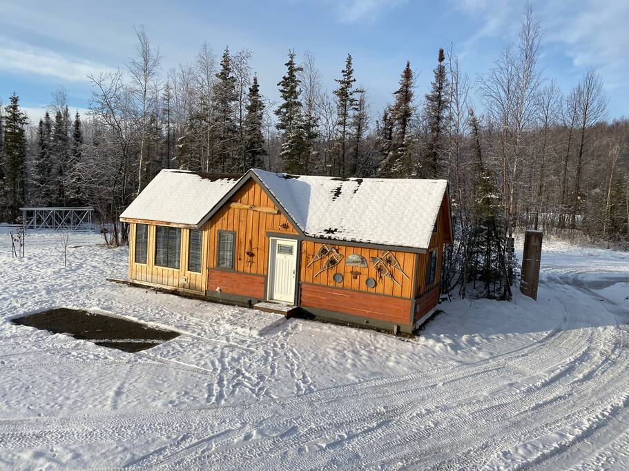 Peaceful Alaskan getaway Cabin Farm stays for Rent in Wasilla, Alaska