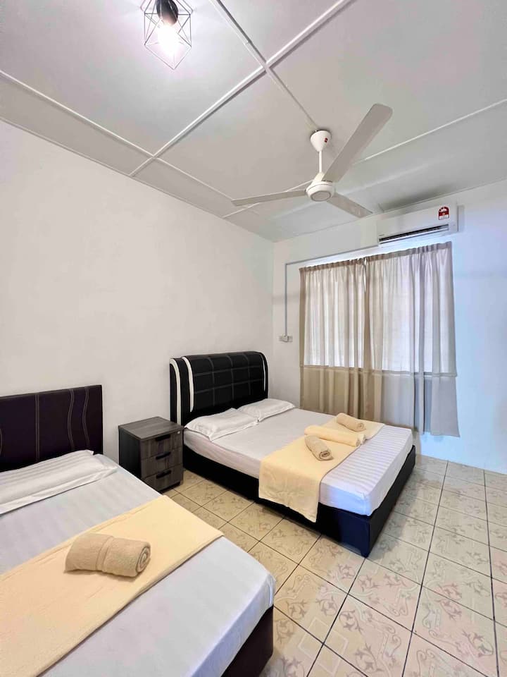 เตียงคู่ 1 หลัง + เตียงเดี่ยว 1 หลัง