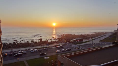 Beach front luxury apartment, 10 min from Porto.