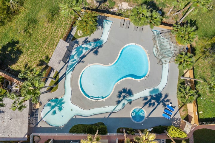 Cozy Parklane Getaway - South Padre Island