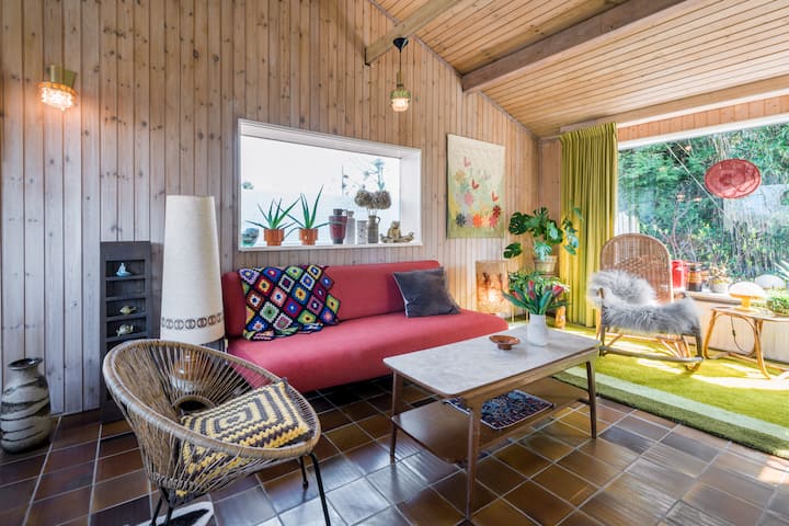 Trendy Jaren 70 Ingerichte Bungalow Dichtbij Zee. - Sint Maartenszee