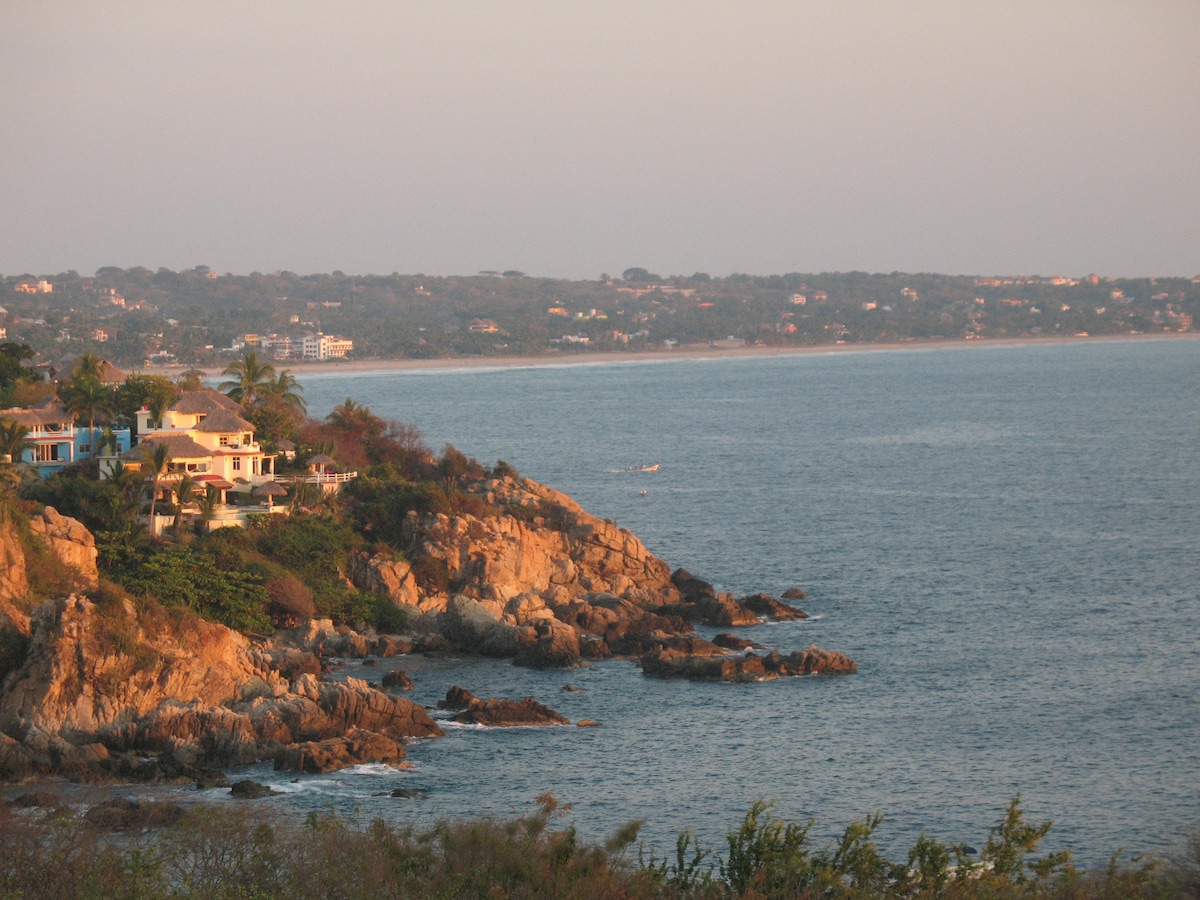 Popular Airbnb listing: Top Flr-Ocean Vw-a/c-Pool-Washer-2 bdrm-2 bth-13A in Puerto Escondido