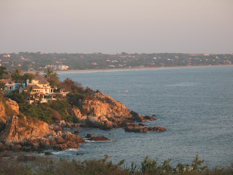 Popular Airbnb listing: Top Flr-Ocean Vw-a/c-Pool-Washer-2 bdrm-2 bth-13A in Puerto Escondido