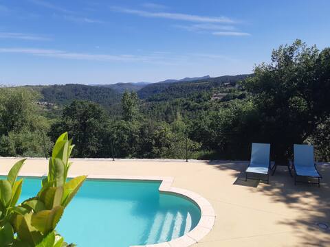Stone house with private swimming pool (3  stars)