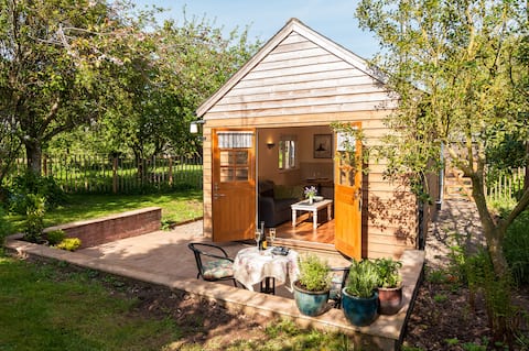 Hilltop Lodge (wildlife abundant), Colby, Appleby.