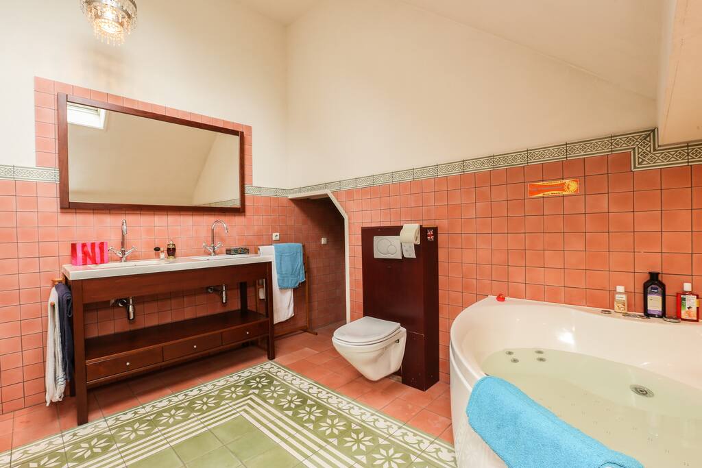 Ja, die badkamer...