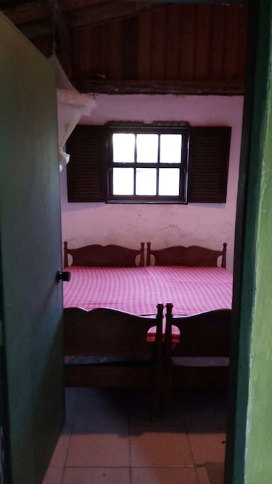 Quarto com 2 camas solteiro