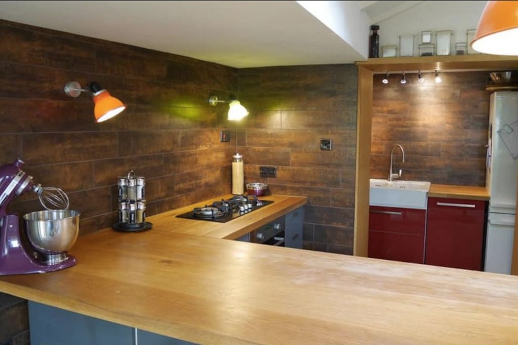 Friendly layout - cook and chat together