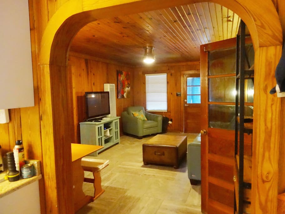 HEART PINE WALLS AND CEILINGS