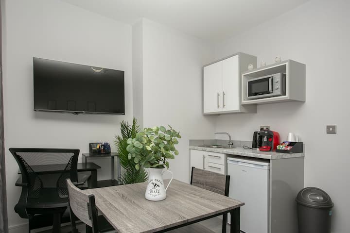 *New* Cherry Blossom Studio In Sydenham - ロンドン