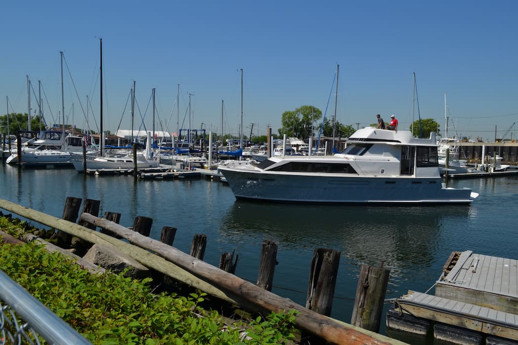 airbnb boats nj marina tranquility well within vibrant city limits boats airbnb boats nj marina tranquility well within vibrant city limits boats