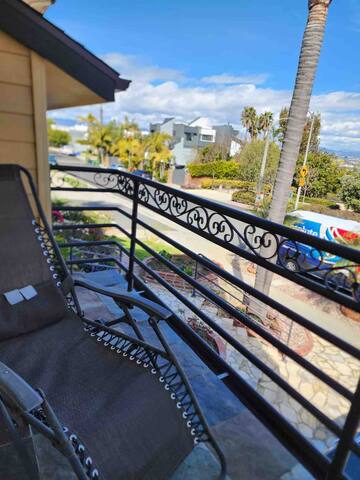 Large Luxurious LA House Central Location gallery image 5