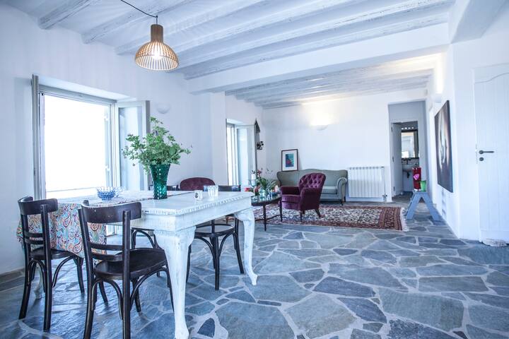 Villa Uriah- Dreamy luxury villa in the mountains gallery image 3