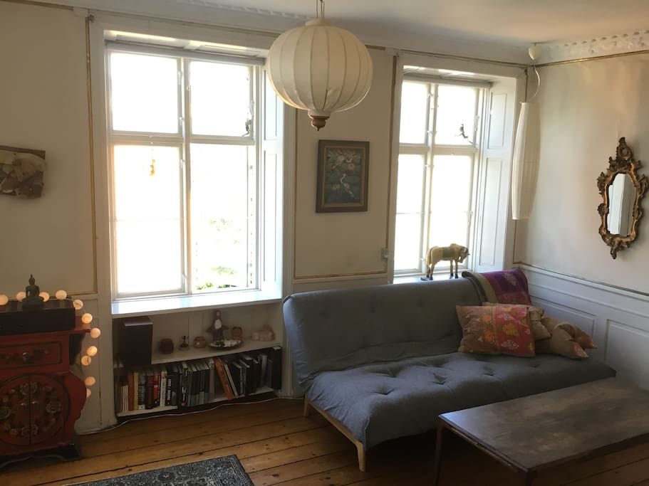 Corner living/dining room