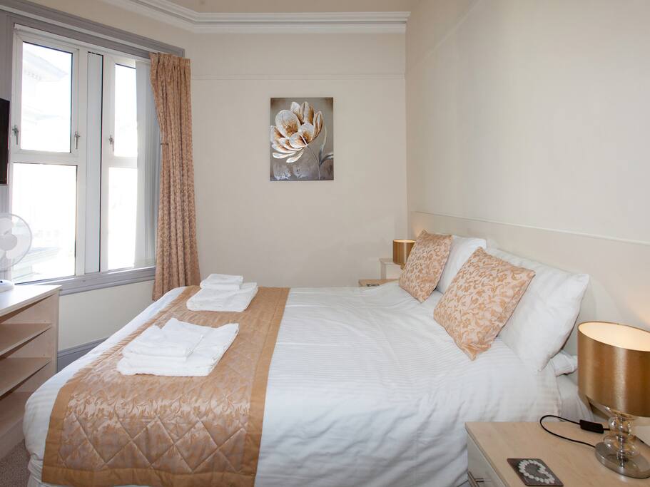 Room 5 is the best room in the house, it is a king size room on the first floor