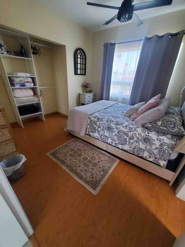 Recamara 2 (segundo piso)
Ukubwa wa Cama tipo Queen