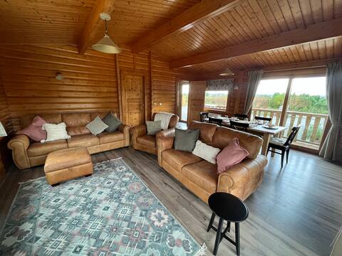 Top performing Airbnb: Cosy Log Cabin in Somerset with private Hot Tub in Somerset