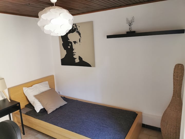 غرفة النوم 2