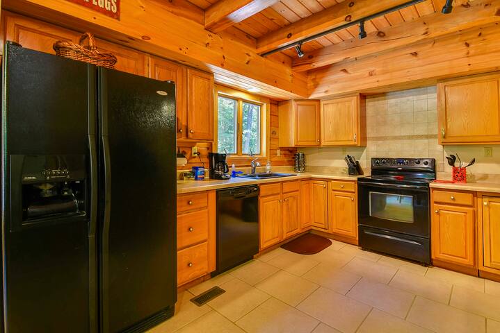 Buffalo Creek Vacations managed Airbnb listing 1