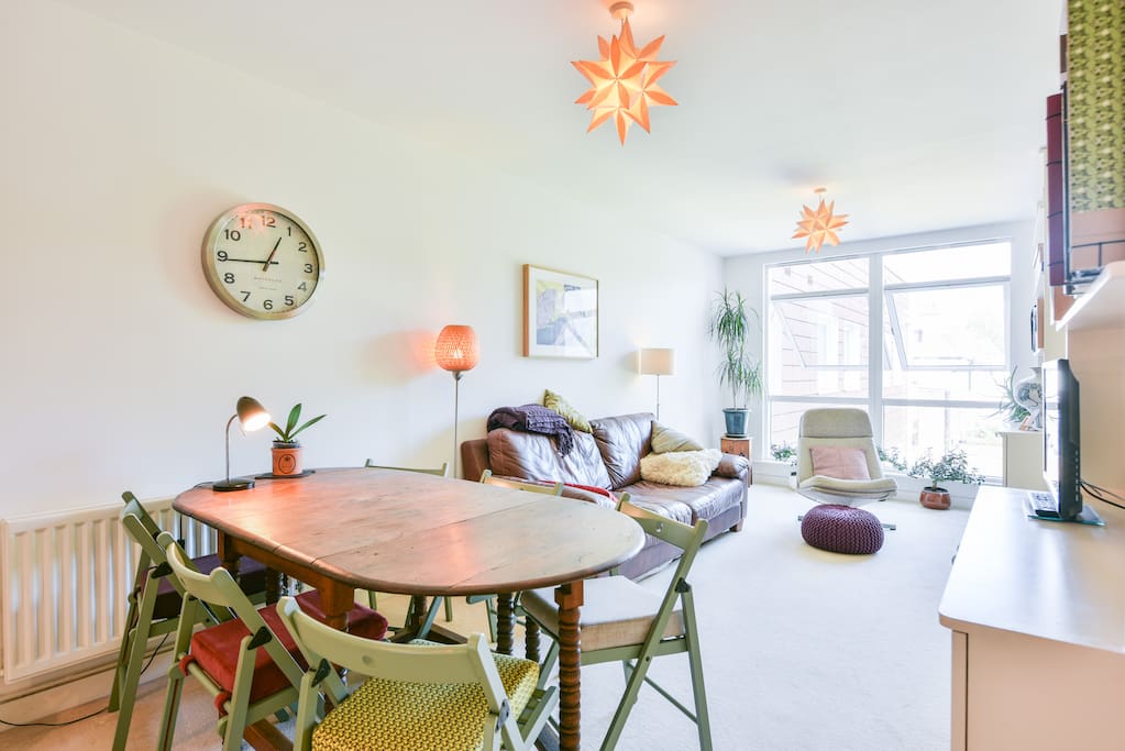 Dining space for 6 people