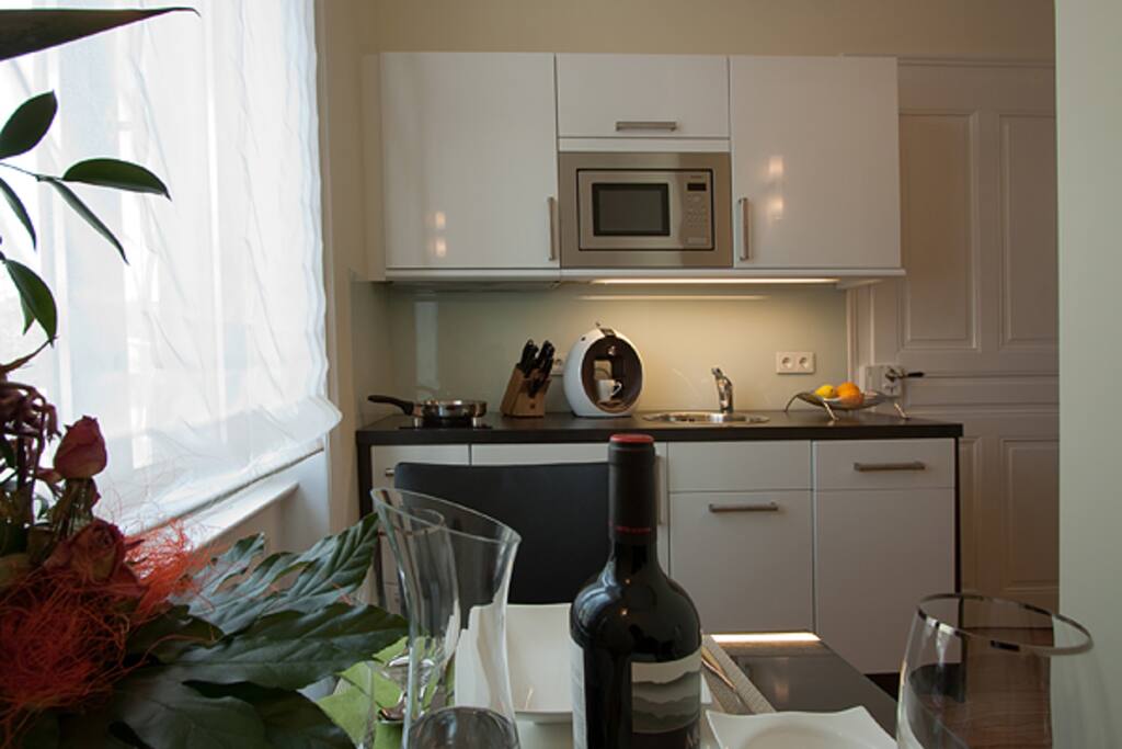 Fully equipped kitchen with dishwasher