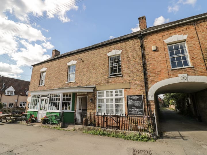 Frampton on Severn Holiday Rentals & Homes England, United Kingdom