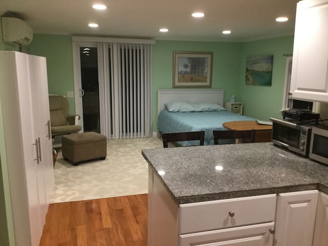 In-law apartment, Wayland