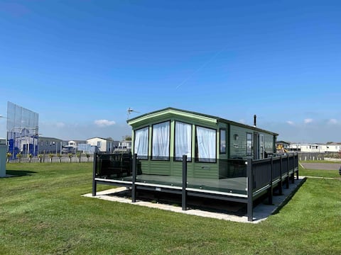 Top performing Airbnb: 6 berth chapel st Leonard’s golden anchor in Chapel St. Leonards