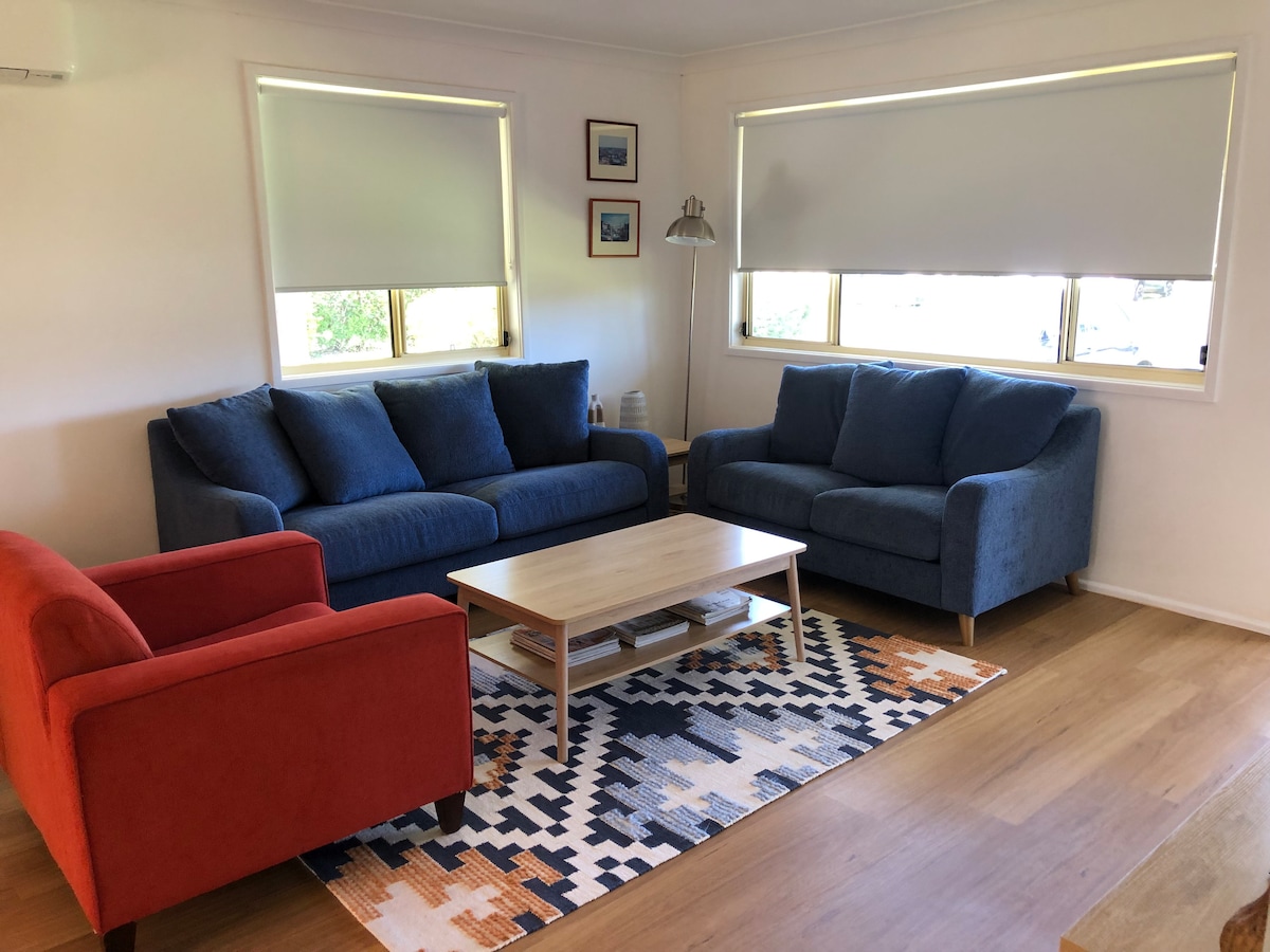 Top Airbnb: Coastal Spice Beach Cottage, Callala Beach in Callala Beach