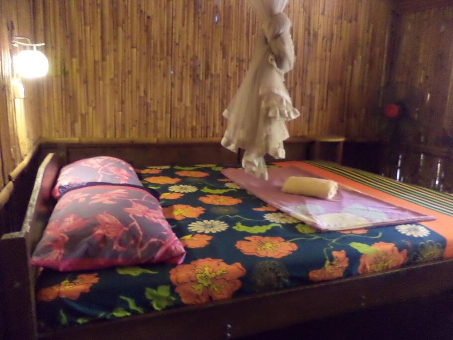 Room 1: Room with double bed and use of shared bathroom.